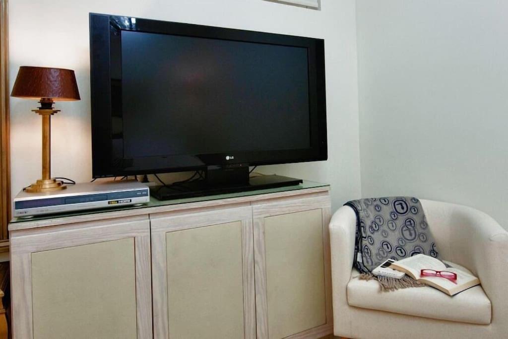 Acropolis Luxury House